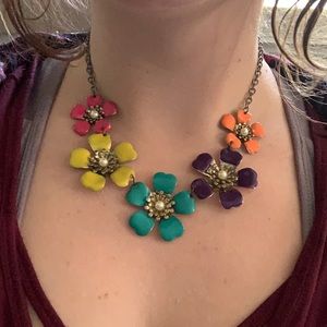 Bright flowers collar necklace